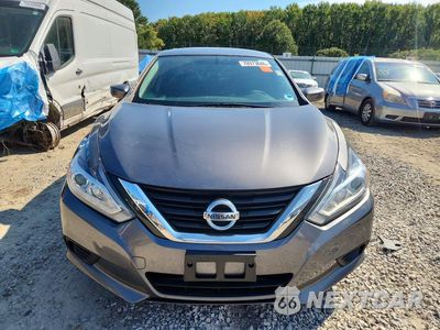 Piąte zdjęcie samochodu w środku: 2017 NISSAN ALTIMA 2.5 S VIN:1N4AL3AP7HC138174 - miniatura