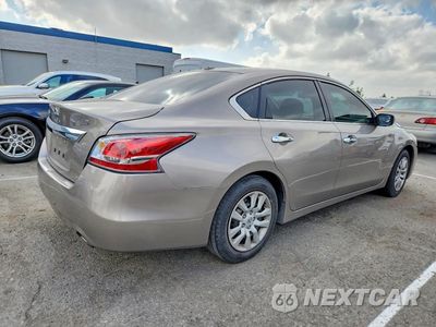 Trzecie zdjęcie samochodu z tyłu: 2015 NISSAN ALTIMA 2.5 S VIN:1N4AL3AP5FN873317 - miniatura