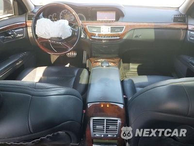 Zdjęcie 8 z 13 samochodu: 2010 MERCEDES-BENZ S 550 4MATIC VIN:WDDNG8GB4AA357710 - miniatura