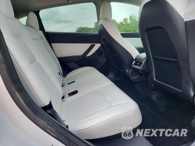 Zdjęcie 10 z 12 samochodu: 2021 TESLA MODEL Y VIN:5YJYGDEE7MF245816 - miniatura