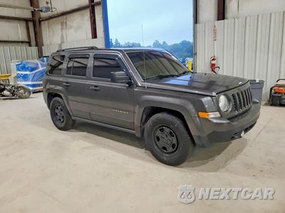 Czwarte zdjęcie samochodu z boku: 2015 JEEP PATRIOT SPORT VIN:1C4NJPBB8FD349029 - miniatura