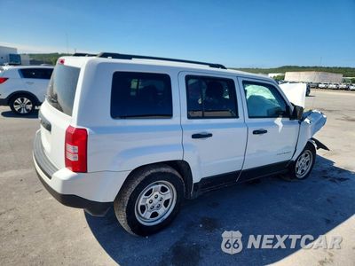 Trzecie zdjęcie samochodu z tyłu: 2016 JEEP PATRIOT SPORT VIN:1C4NJPBB7GD810027 - miniatura