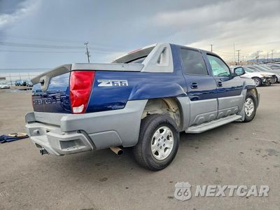 Trzecie zdjęcie samochodu z tyłu: 2002 CHEVROLET AVALANCHE C1500 VIN:3GNEC13T82G236538 - miniatura