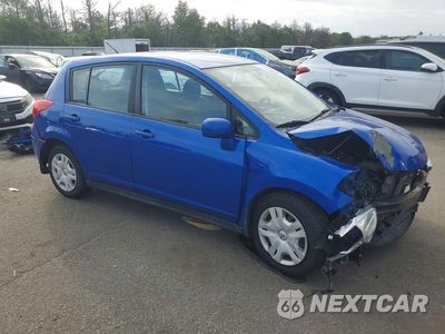 Czwarte zdjęcie samochodu z boku: 2012 NISSAN VERSA 1.8 S VIN:3N1BC1CPXCL371644 - miniatura