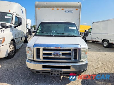 Piąte zdjęcie samochodu w środku: 2013 FORD ECONOLINE E350 SUPER DUTY CUTAWAY VAN VIN:1FDWE3FLXDDB15942 - miniatura