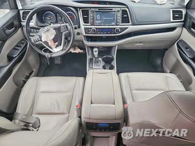 Zdjęcie 8 z 12 samochodu: 2019 TOYOTA HIGHLANDER XLE VIN:5TDKZRFH2KS334417 - miniatura