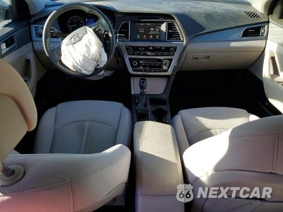 Zdjęcie 8 z 12 samochodu: 2016 HYUNDAI SONATA SE VIN:5NPE24AF0GH304162 - miniatura