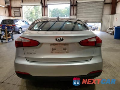 Zdjęcie 6 z 12 samochodu: 2015 KIA FORTE LX VIN:KNAFX4A66F5259195 - miniatura