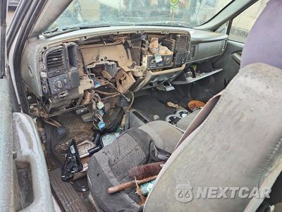 Zdjęcie 8 z 12 samochodu: 2004 CHEVROLET SILVERADO K3500 VIN:1GBJK34134E175522 - miniatura