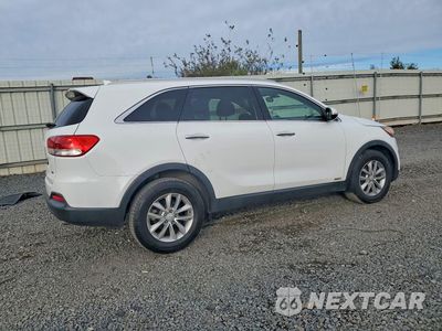 Trzecie zdjęcie samochodu z tyłu: 2018 KIA SORENTO LX VIN:5XYPGDA33JG351684 - miniatura