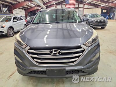 Piąte zdjęcie samochodu w środku: 2017 HYUNDAI TUCSON SE VIN:KM8J3CA45HU338461 - miniatura