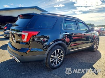 Trzecie zdjęcie samochodu z tyłu: 2017 FORD EXPLORER PLATINUM VIN:1FM5K8HT0HGA14914 - miniatura