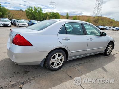 Trzecie zdjęcie samochodu z tyłu: 2006 HONDA ACCORD SE VIN:1HGCM56336A076106 - miniatura