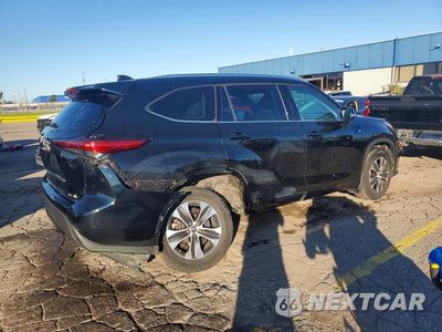 Trzecie zdjęcie samochodu z tyłu: 2021 TOYOTA HIGHLANDER XLE VIN:5TDHZRBH9MS076187 - miniatura