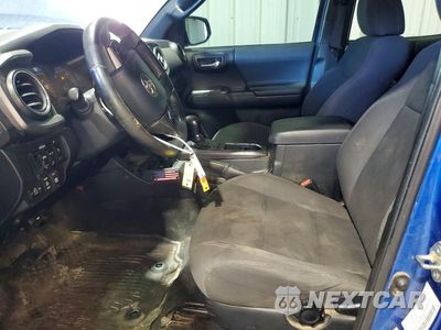 Zdjęcie 7 z 12 samochodu: 2017 TOYOTA TACOMA TRD SPORT VIN:5TFCZ5AN3HX059637 - miniatura