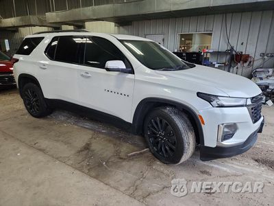 Czwarte zdjęcie samochodu z boku: 2023 CHEVROLET TRAVERSE RS VIN:1GNEVJKW9PJ246765 - miniatura