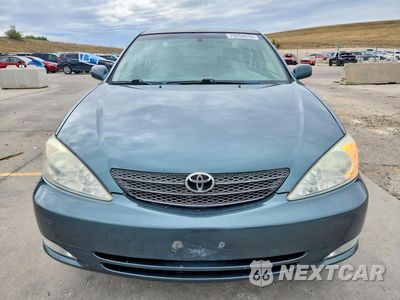 Piąte zdjęcie samochodu w środku: 2004 TOYOTA CAMRY XLE VIN:4T1BE30K94U305570 - miniatura
