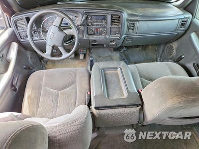 Zdjęcie 8 z 12 samochodu: 2007 CHEVROLET SILVERADO K2500 HEAVY DUTY VIN:1GCHK29U57E135521 - miniatura