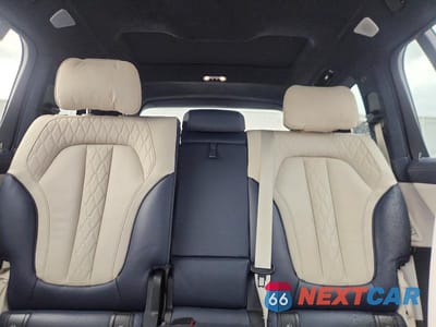 Zdjęcie 10 z 13 samochodu: 2019 BMW X7 XDRIVE50I VIN:5UXCX4C57KLS36040 - miniatura