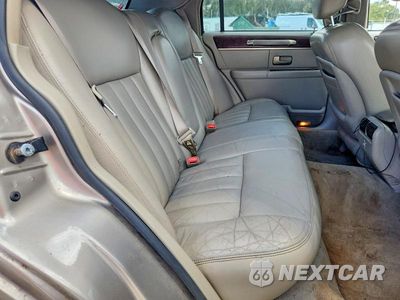 Zdjęcie 10 z 12 samochodu: 2003 LINCOLN TOWN CAR SIGNATURE VIN:1LNHM82W73Y602788 - miniatura
