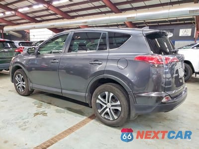 Drugie zdjęcie samochodu z przodu: 2018 TOYOTA RAV4 LE VIN:JTMBFREV4JJ737584 - miniatura