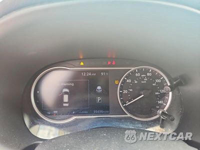 Zdjęcie 9 z 13 samochodu: 2018 NISSAN KICKS SV VIN:3N1CP5CU2JL508708 - miniatura
