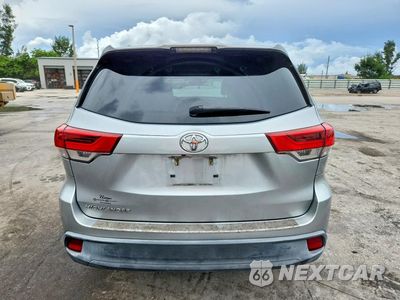 Zdjęcie 6 z 13 samochodu: 2017 TOYOTA HIGHLANDER LE VIN:5TDZARFH6HS025046 - miniatura