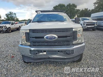Piąte zdjęcie samochodu w środku: 2019 FORD F350 SUPER DUTY VIN:1FT8W3BT8KED41128 - miniatura