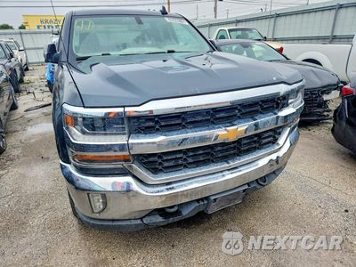Piąte zdjęcie samochodu w środku: 2018 CHEVROLET SILVERADO K1500 LT VIN:1GCVKREH0JZ145538 - miniatura