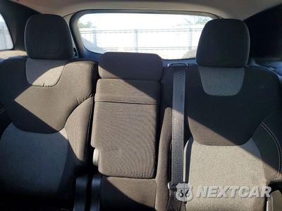 Zdjęcie 10 z 13 samochodu: 2018 JEEP CHEROKEE LATITUDE VIN:1C4PJLCB4JD616028 - miniatura