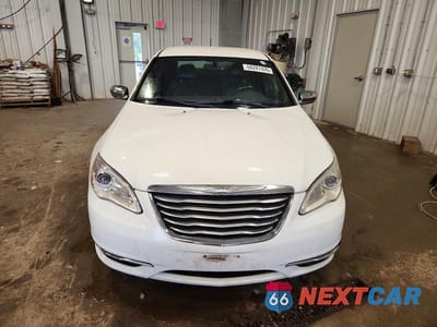 Piąte zdjęcie samochodu w środku: 2012 CHRYSLER 200 LIMITED VIN:1C3CCBCB7CN162958 - miniatura