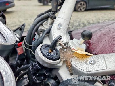 Zdjęcie 8 z 9 samochodu: 2007 YAMAHA FJR1300 VIN:JYARP15EX7A002464 - miniatura