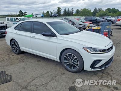 Czwarte zdjęcie samochodu z boku: 2025 VOLKSWAGEN JETTA SPORT VIN:3VWBX7BUXSM107681 - miniatura