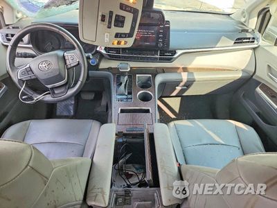 Zdjęcie 8 z 13 samochodu: 2022 TOYOTA SIENNA XLE VIN:5TDJRKEC8NS097137 - miniatura