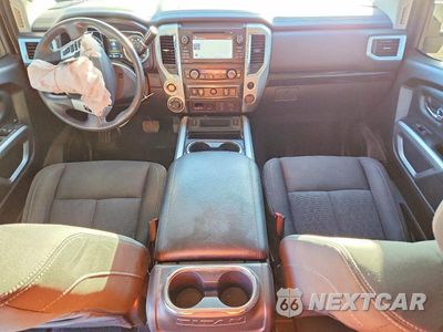 Zdjęcie 8 z 13 samochodu: 2018 NISSAN TITAN SV VIN:1N6AA1E54JN507805 - miniatura