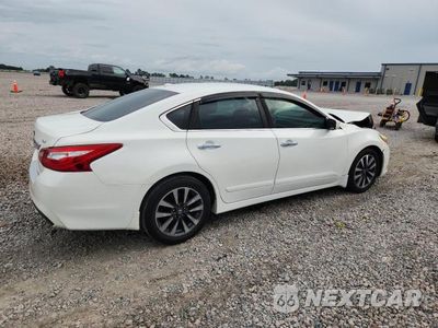 Trzecie zdjęcie samochodu z tyłu: 2017 NISSAN ALTIMA 2.5 SV VIN:1N4AL3AP8HC126907 - miniatura