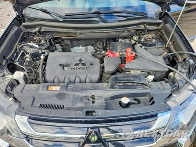 Zdjęcie 11 z 12 samochodu: 2018 MITSUBISHI OUTLANDER SE VIN:JA4AD3A38JZ020653 - miniatura