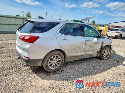 Trzecie zdjęcie samochodu z tyłu: 2020 CHEVROLET EQUINOX LT VIN:3GNAXUEV0LS545034 - miniatura