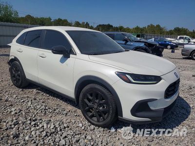Czwarte zdjęcie samochodu z boku: 2024 HONDA HR-V SPORT VIN:3CZRZ1H50RM724455 - miniatura