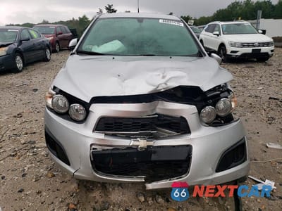 Piąte zdjęcie samochodu w środku: 2014 CHEVROLET SONIC LS VIN:1G1JA5SHXE4178752 - miniatura