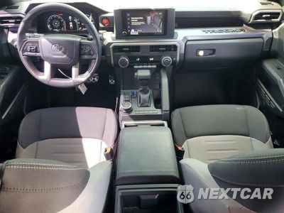 Zdjęcie 8 z 12 samochodu: 2025 TOYOTA TACOMA SR5 VIN:3TYLB5JN6ST064210 - miniatura