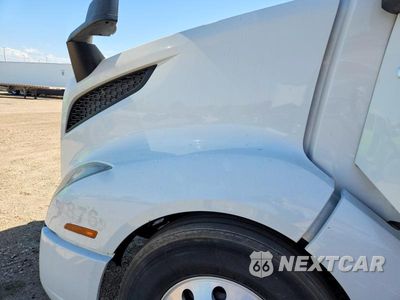 Zdjęcie 11 z 14 samochodu: 2019 VOLVO VNL SEMI TRUCK VIN:4V4NB9EH4KN215541 - miniatura
