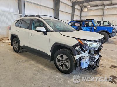 Czwarte zdjęcie samochodu z boku: 2024 TOYOTA RAV4 XLE VIN:2T3P1RFV3RW438880 - miniatura