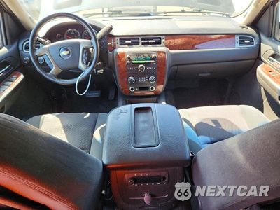 Zdjęcie 8 z 13 samochodu: 2009 CHEVROLET TAHOE K1500 LT VIN:1GNFK230X9R185119 - miniatura