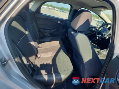 Zdjęcie 10 z 12 samochodu: 2014 FORD FOCUS SE VIN:1FADP3F29EL105025 - miniatura