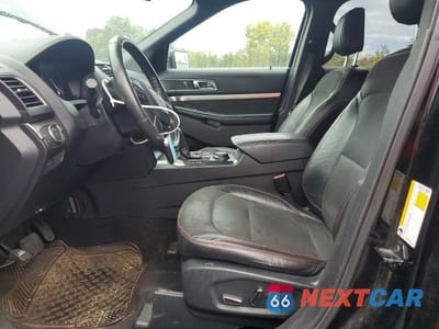 Zdjęcie 7 z 13 samochodu: 2018 FORD EXPLORER XLT VIN:1FM5K8D85JGC52877 - miniatura