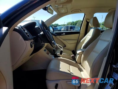 Zdjęcie 7 z 13 samochodu: 2017 VOLKSWAGEN TIGUAN S VIN:WVGBV7AXXHK000324 - miniatura