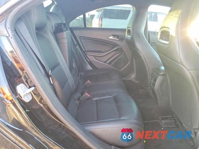 Zdjęcie 10 z 12 samochodu: 2018 MERCEDES-BENZ CLA 250 VIN:WDDSJ4EB6JN508619 - miniatura
