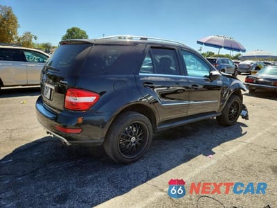 Trzecie zdjęcie samochodu z tyłu: 2010 MERCEDES-BENZ ML 350 4MATIC VIN:4JGBB8GB2AA566015 - miniatura