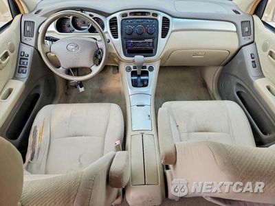 Zdjęcie 8 z 13 samochodu: 2004 TOYOTA HIGHLANDER BASE VIN:JTEEP21A240038853 - miniatura